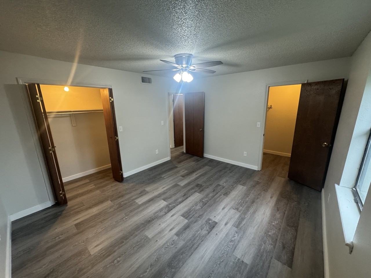 Hill View Apartments - Photo 7 of 9