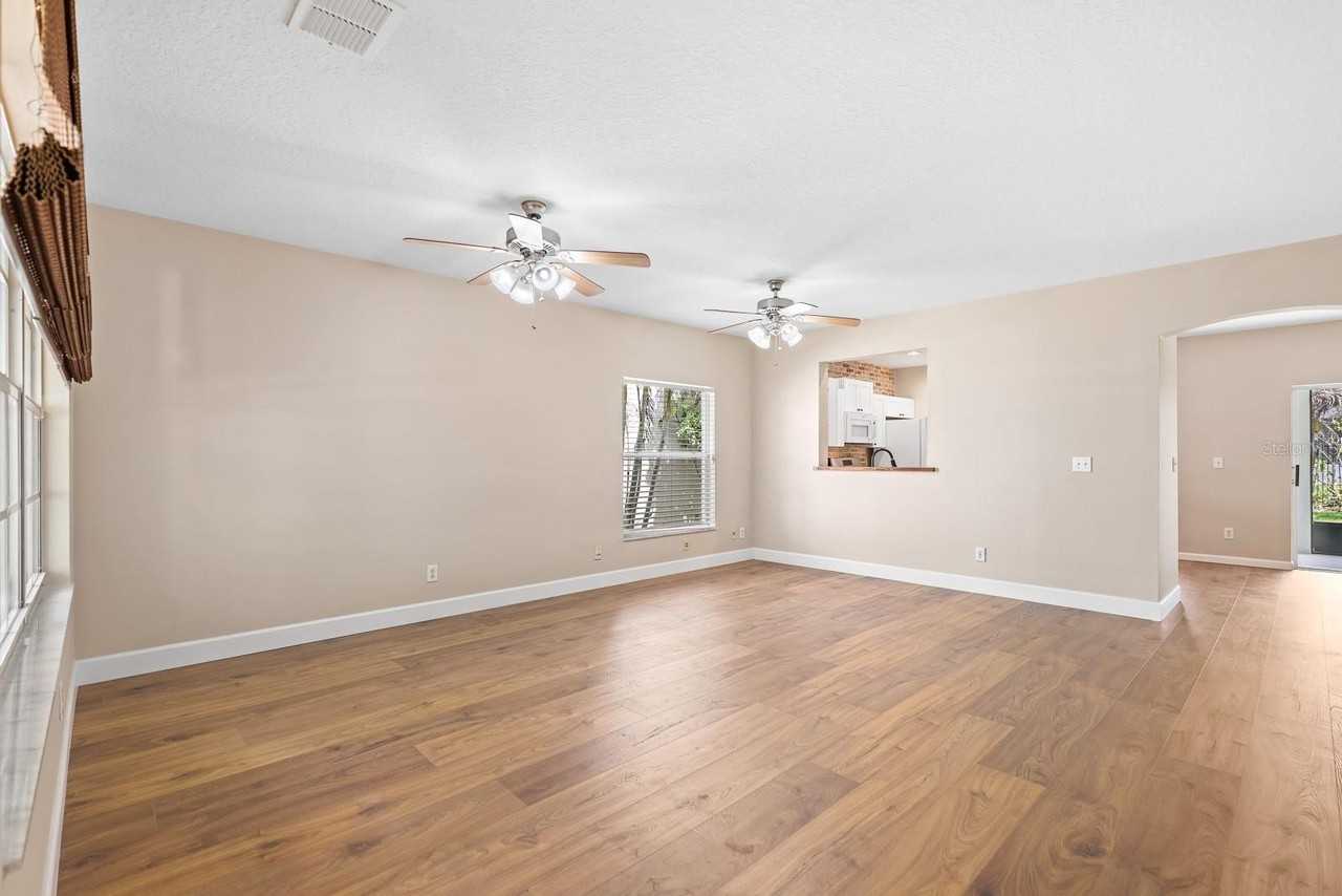 6122 Gannetdale Dr - Photo 6 of 39