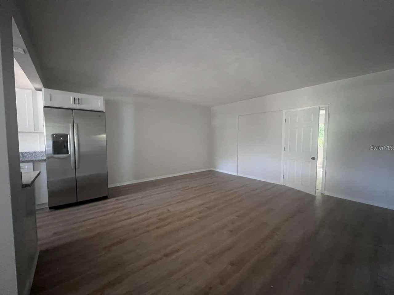 1353 Lakeview Rd - Photo 2 of 11