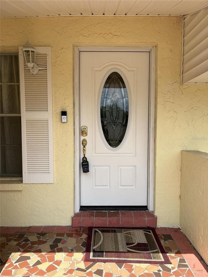 1008 Lady Guinevere Dr - Photo 2 of 48