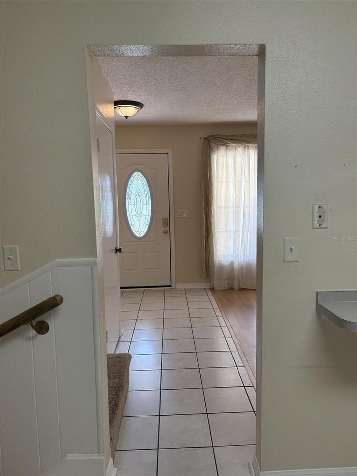 1008 Lady Guinevere Dr - Photo 5 of 48