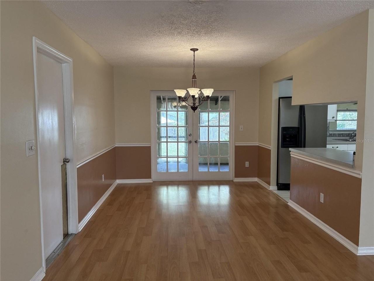 1008 Lady Guinevere Dr - Photo 6 of 48