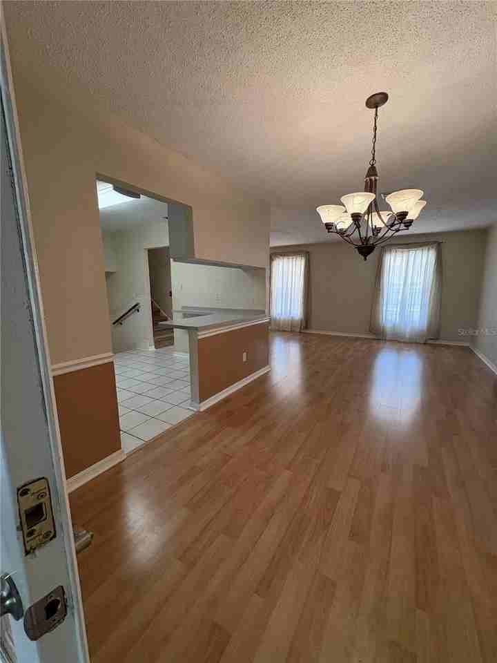 1008 Lady Guinevere Dr - Photo 7 of 48