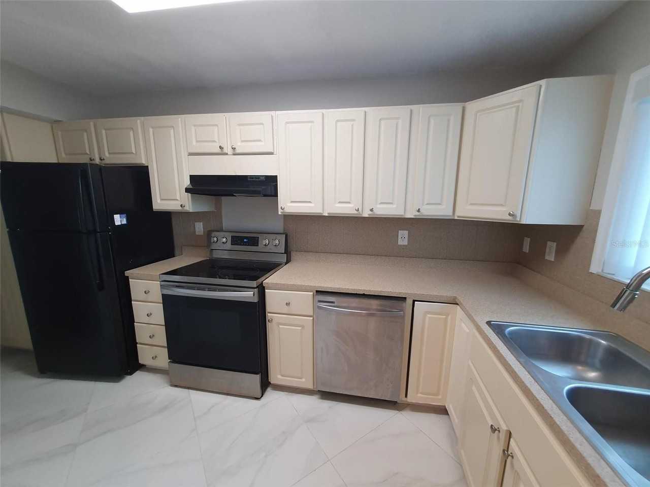 1927 Orange Boulevard Way - Photo 2 of 8