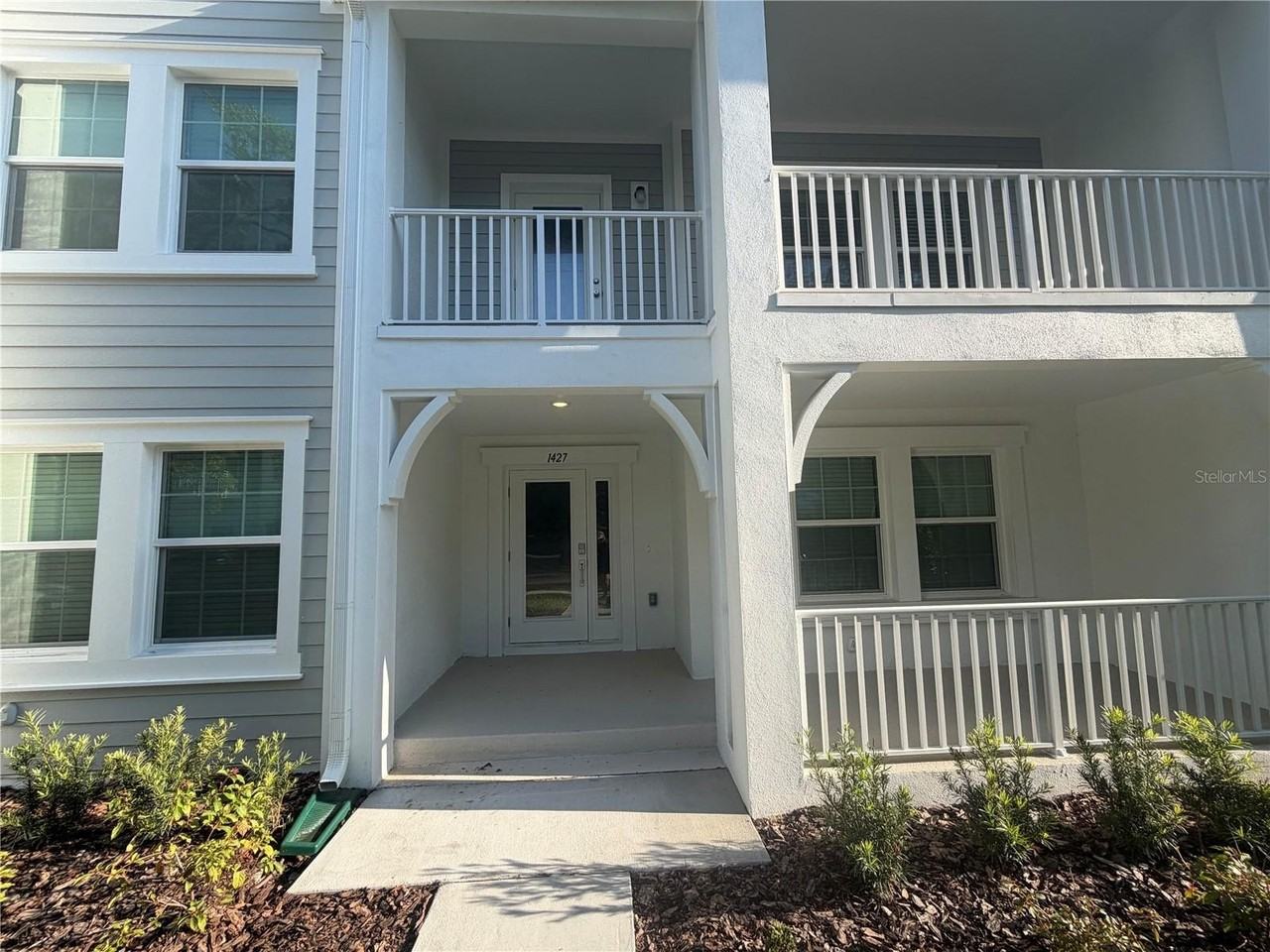 1427 W Chestnut St - Photo 2 of 27