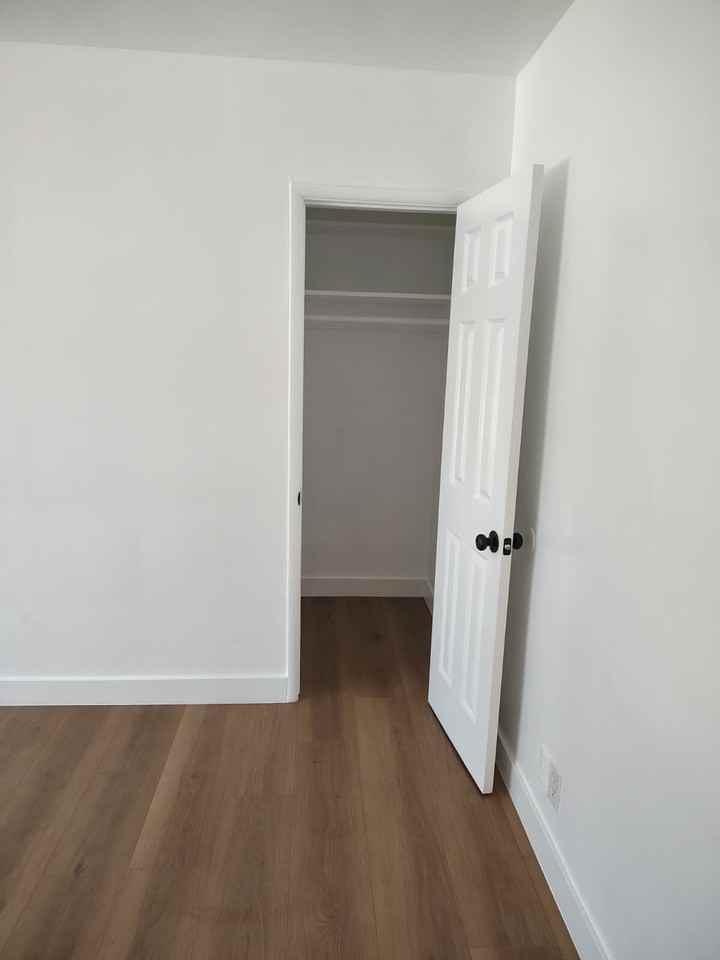 15531 Victory Blvd - Photo 5 of 21