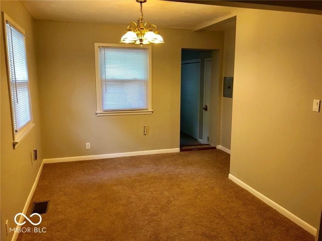 927 Belmar Ave - Photo 4 of 15