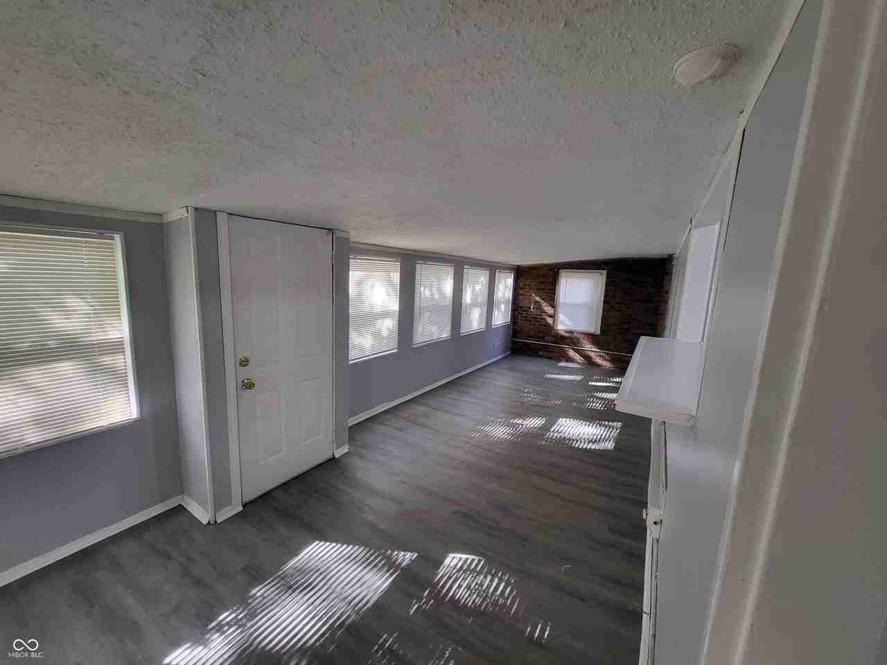 4113 Diller Dr - Photo 2 of 17