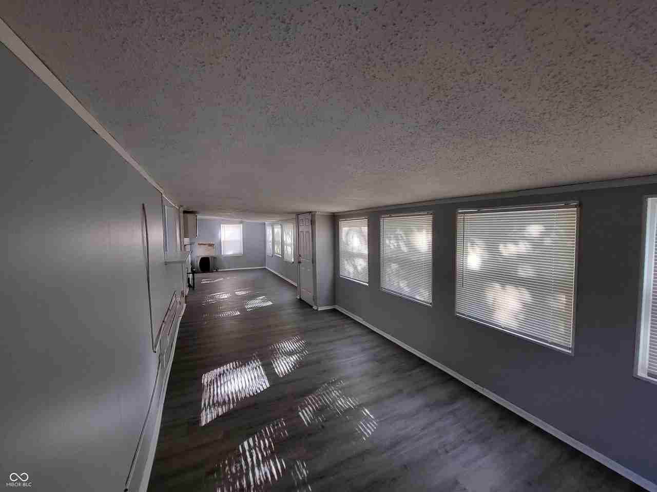 4113 Diller Dr - Photo 4 of 17