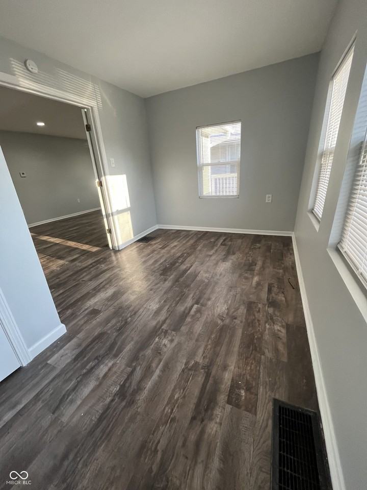 742 N Denny St - Photo 6 of 16