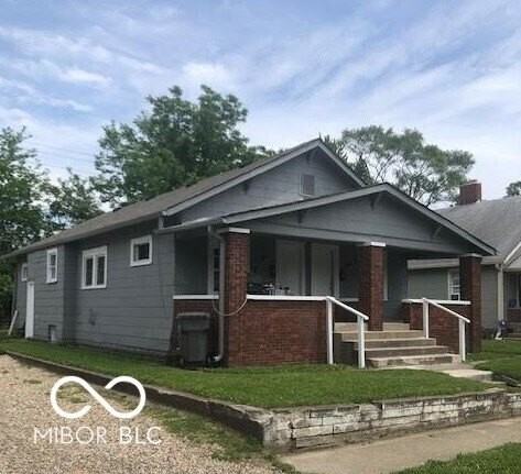 833 N Gladstone Ave - Photo 3 of 3