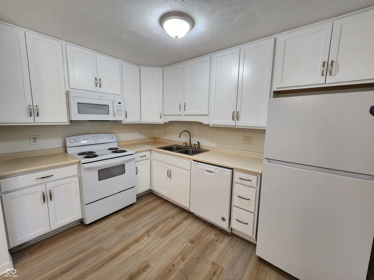 4301 Cottage Ave - Photo 5 of 19