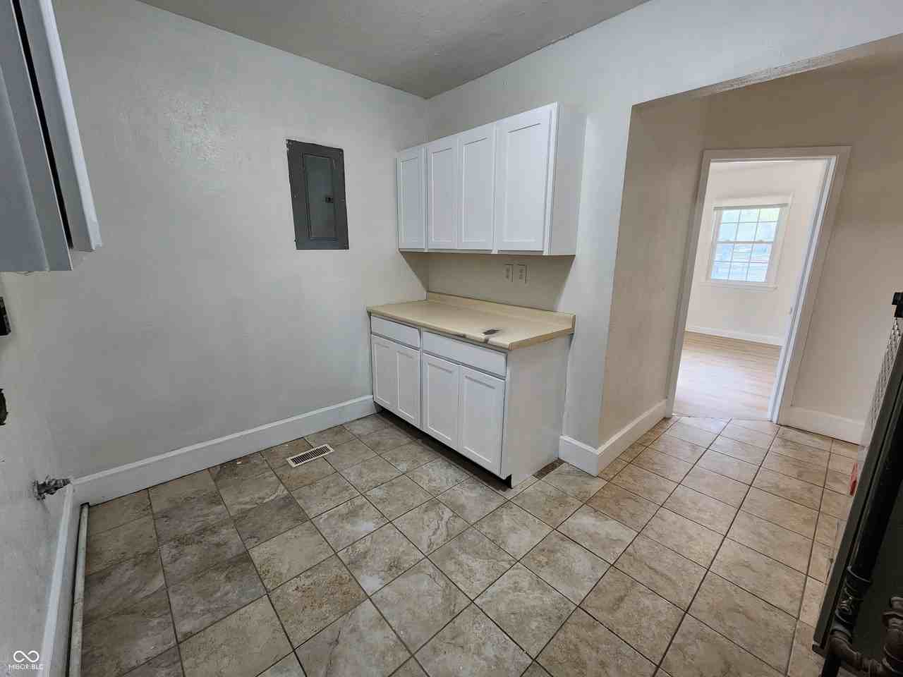 4301 Cottage Ave - Photo 6 of 19