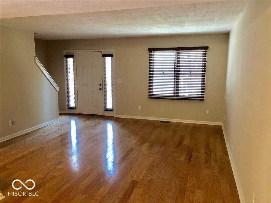 496 E 10th St - Photo 2 of 11