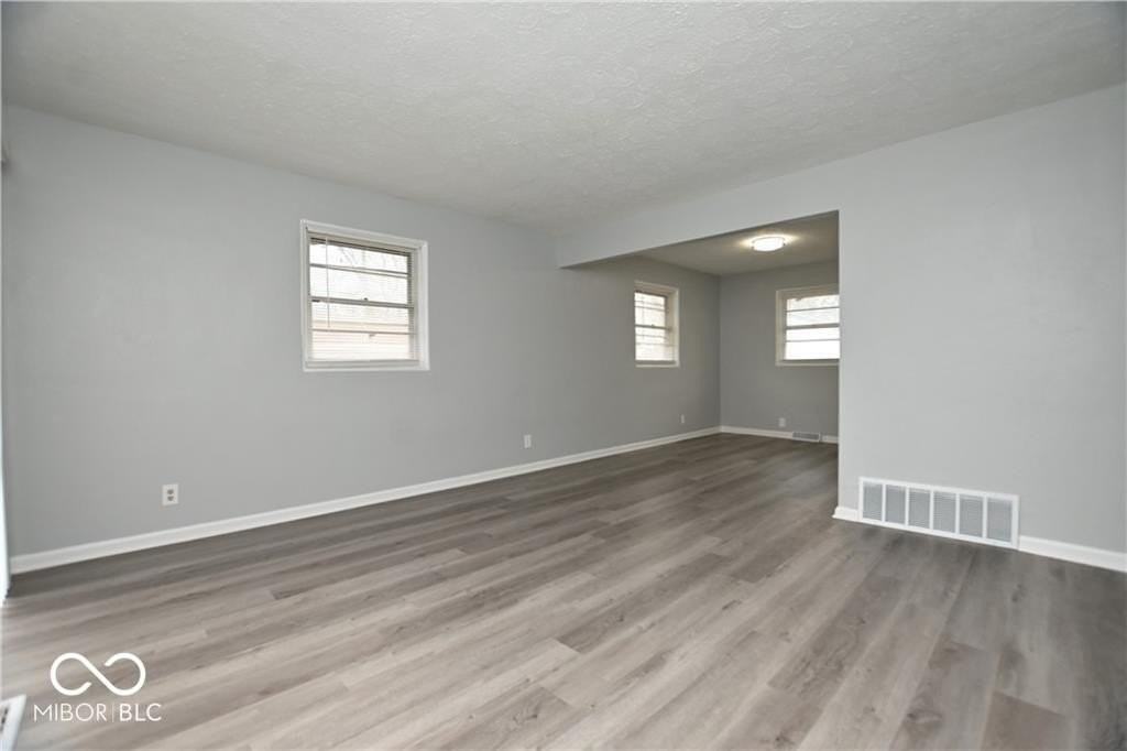 5820 E 40th St - Photo 4 of 30