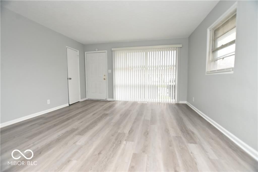 5820 E 40th St - Photo 5 of 30