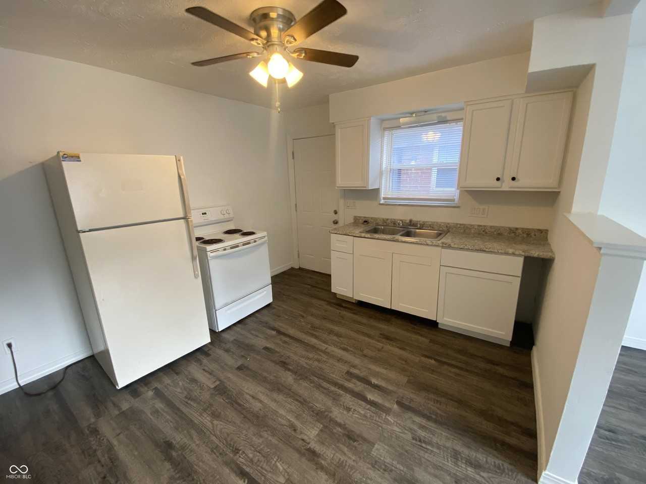 621 N Oxford St - Photo 6 of 16