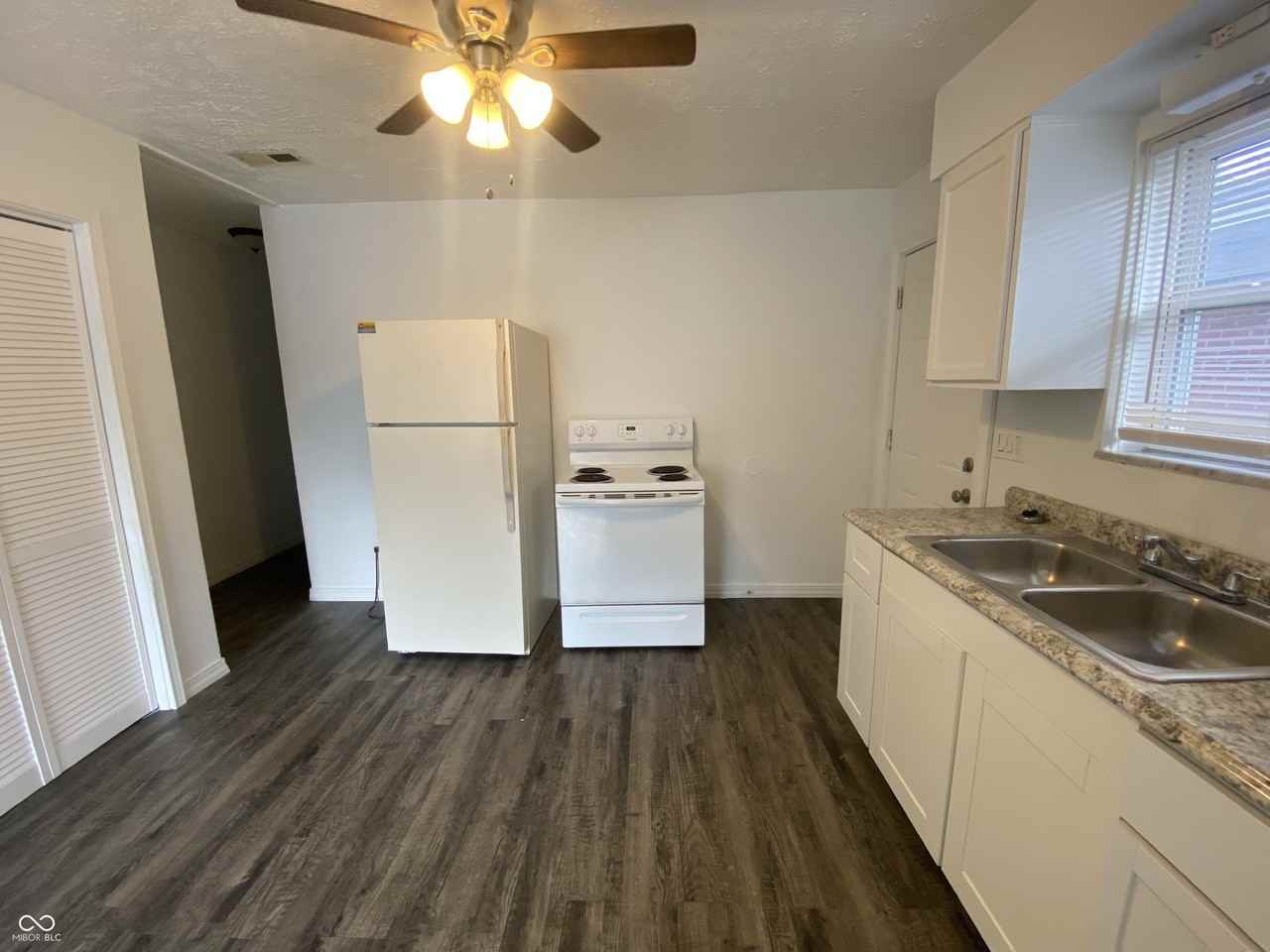 621 N Oxford St - Photo 7 of 16