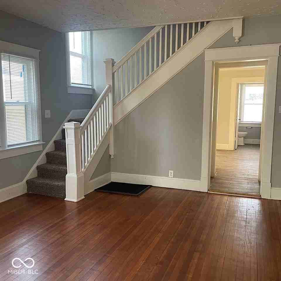 854 N Tacoma Ave - Photo 5 of 19