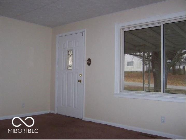 4762 Walker St - Photo 3 of 13