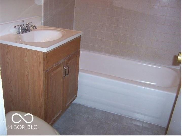 4762 Walker St - Photo 7 of 13