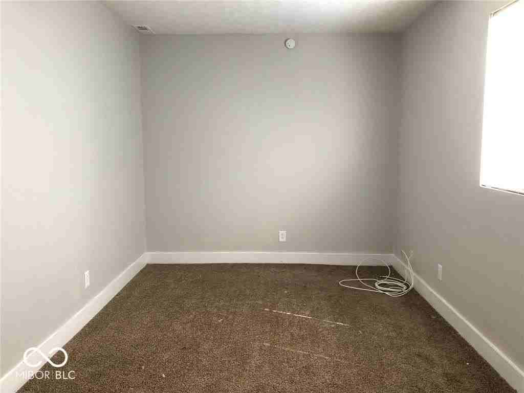 651 N Beville Ave - Photo 5 of 13