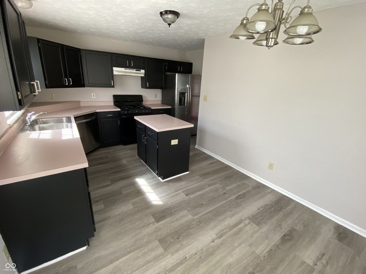 5048 Shadow Pointe Dr - Photo 5 of 19