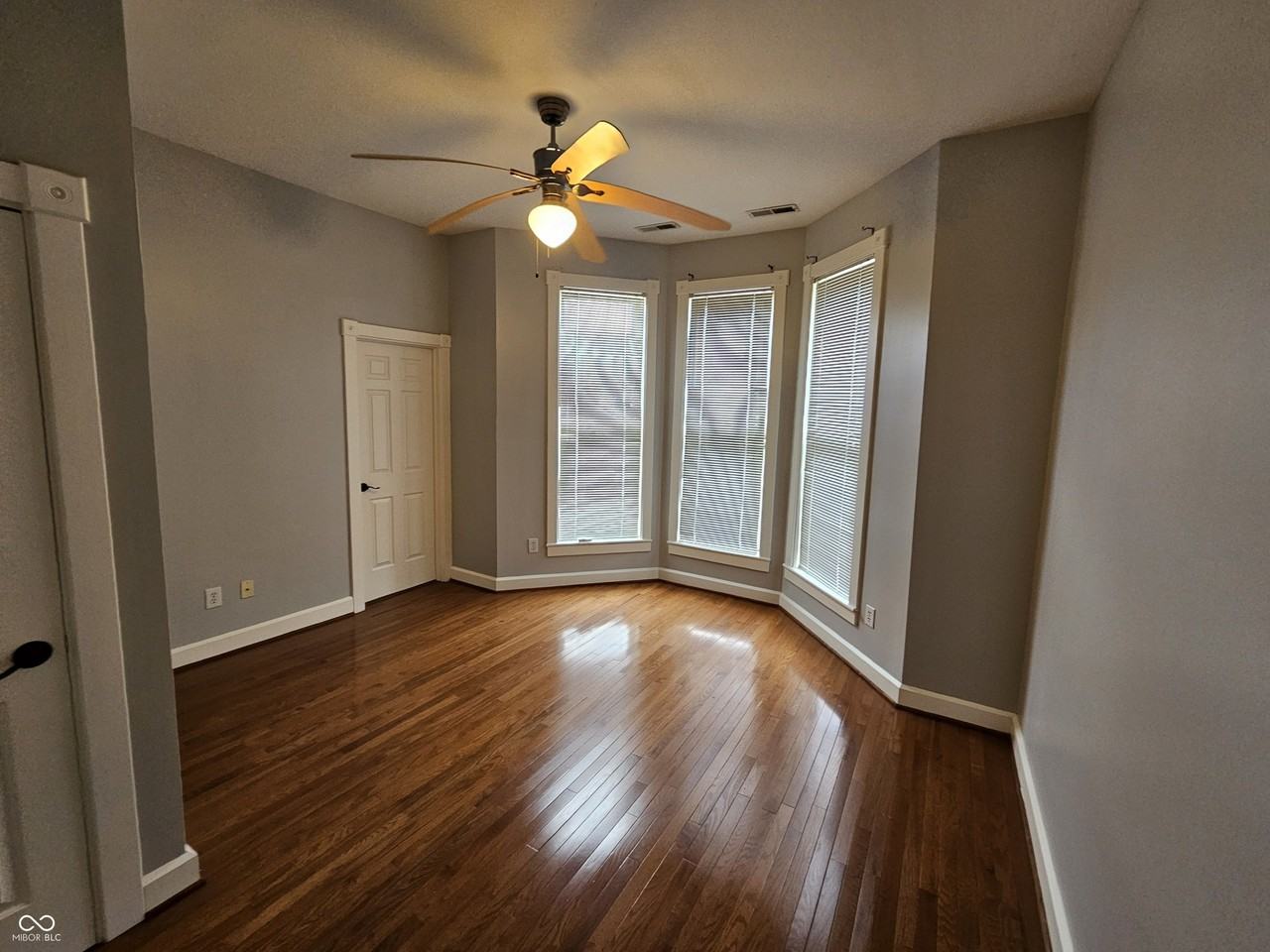 916 N Alabama St - Photo 2 of 16