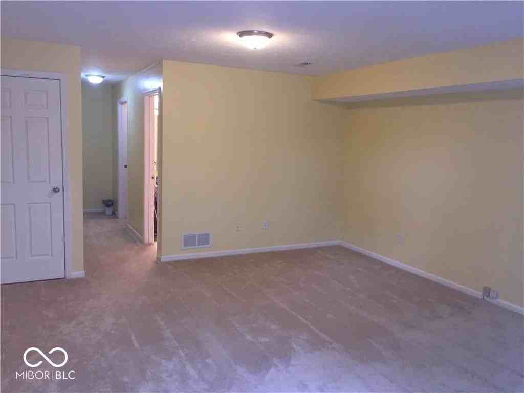 6022 Southbay Dr - Photo 4 of 8