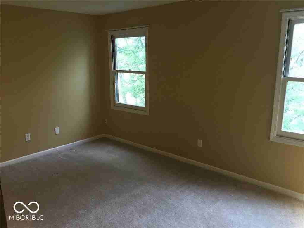 6022 Southbay Dr - Photo 6 of 8