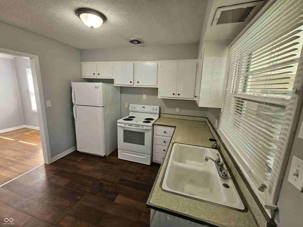 2107 W Coil St - Photo 6 of 16