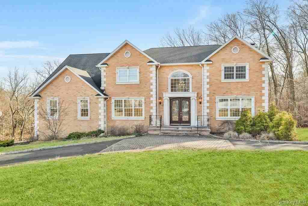 34 Renfrew Rd - Photo 2 of 39