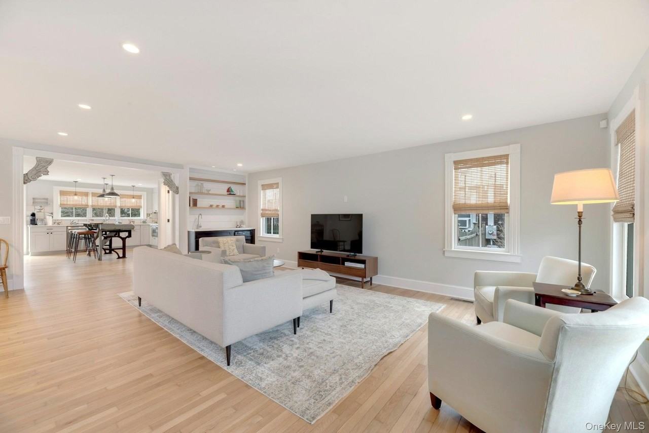 237 6th St - Photo 3 of 32