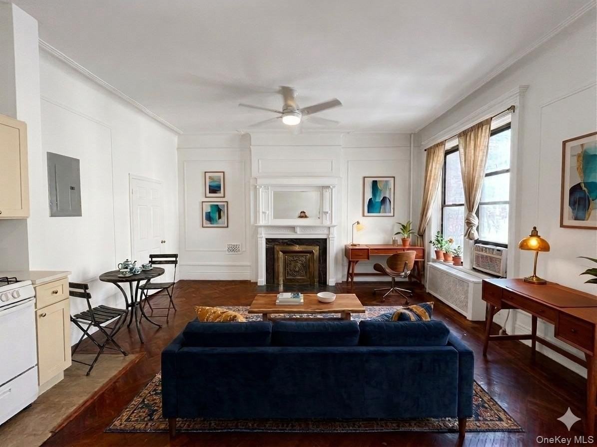 143 W 119th St Apt 3b - Photo 2 of 8