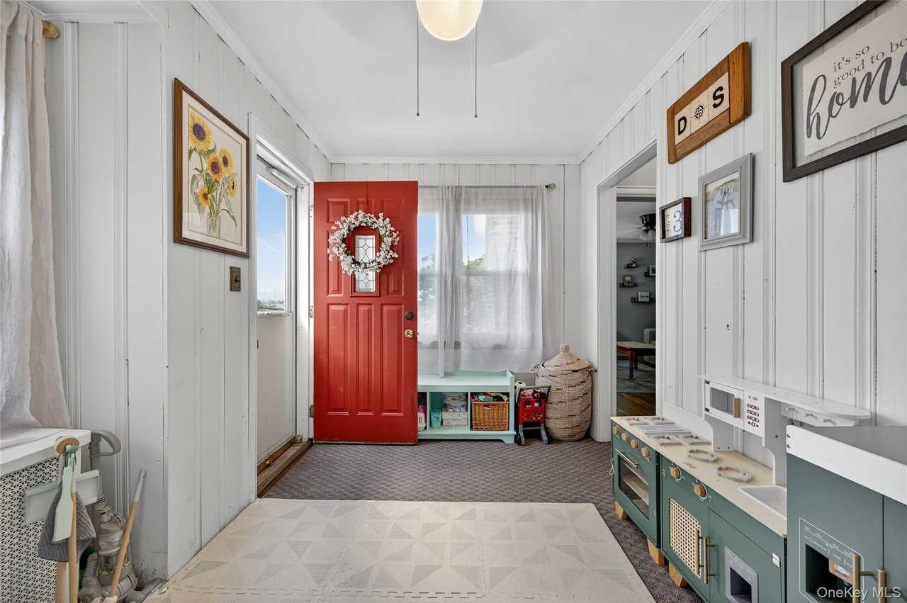 13 Prospect St - Photo 5 of 27