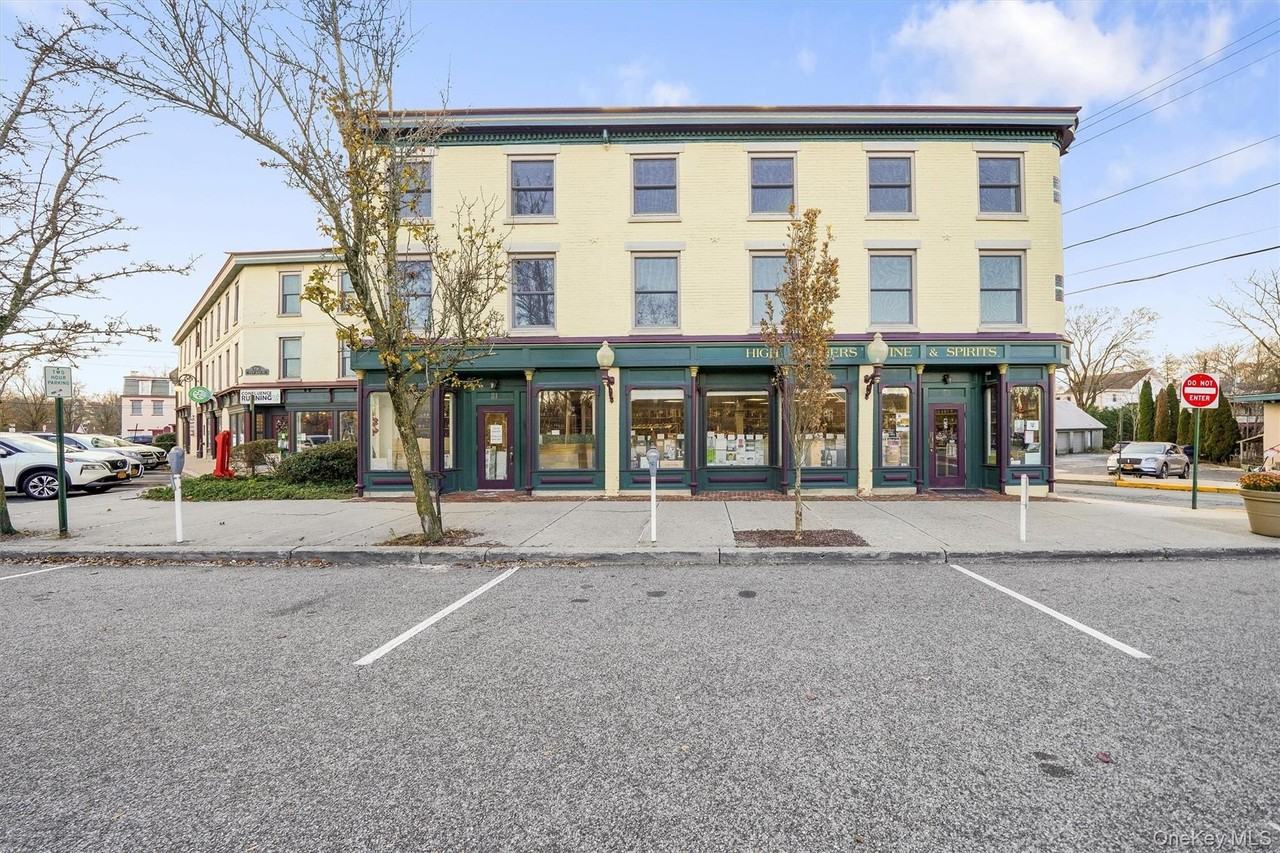 20 Walker St Apt 4 - Photo 2 of 21