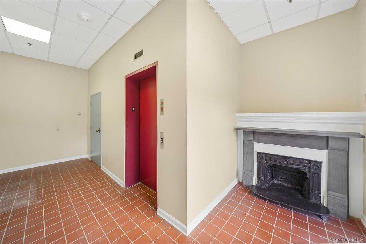 20 Walker St Apt 4 - Photo 4 of 21