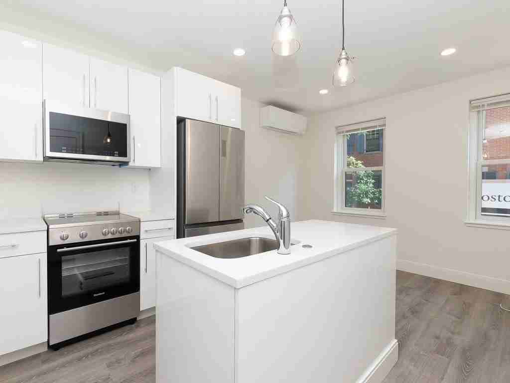 46 Melrose St Apt 2 - Photo 7 of 14