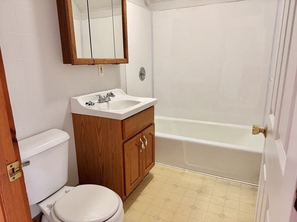 30 Rockland St Apt 3 - Photo 6 of 7