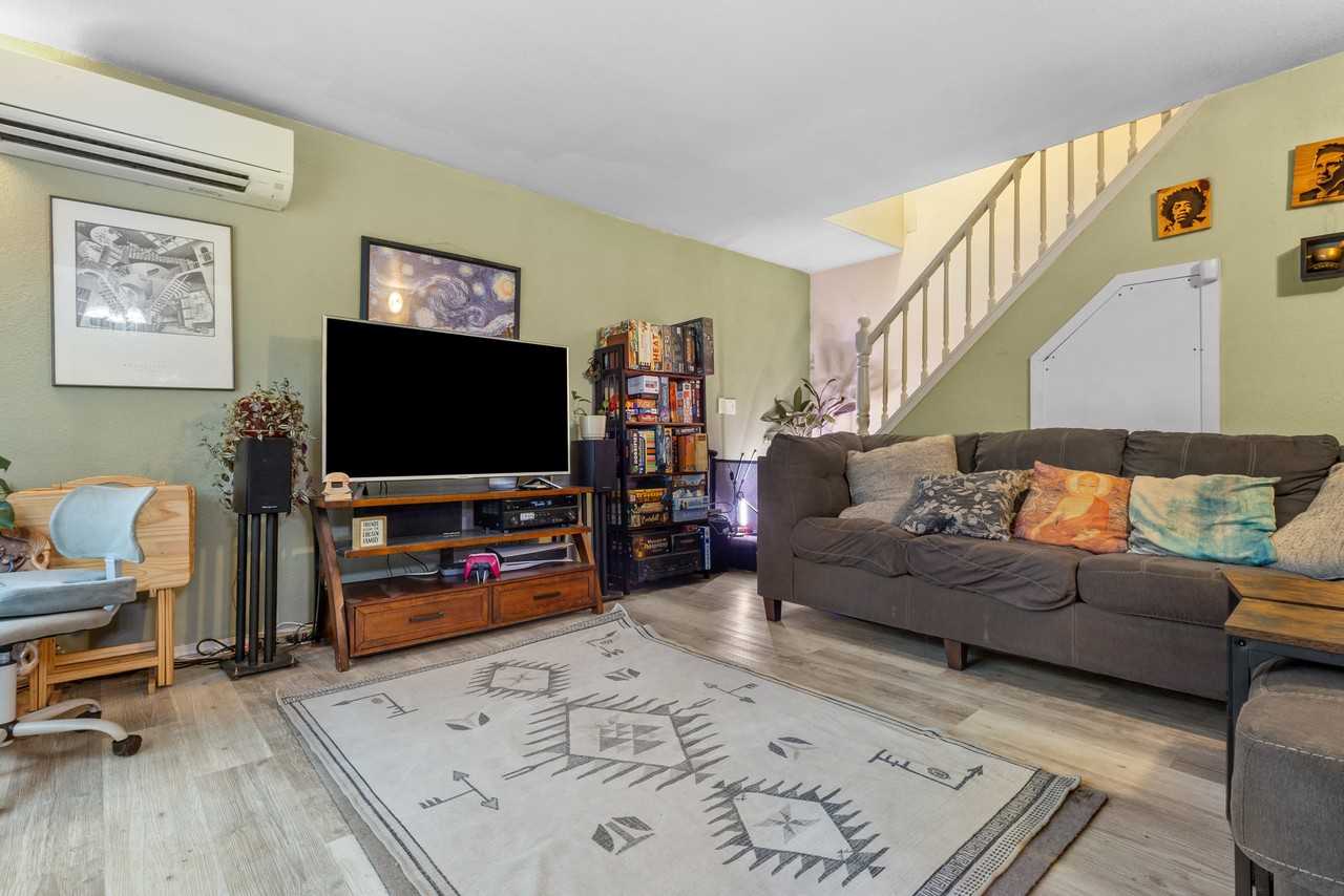 2045 Liberty St Ne #1 - Photo 4 of 29