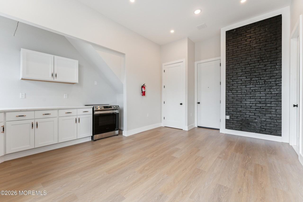 64 W Main St #D - Photo 5 of 7
