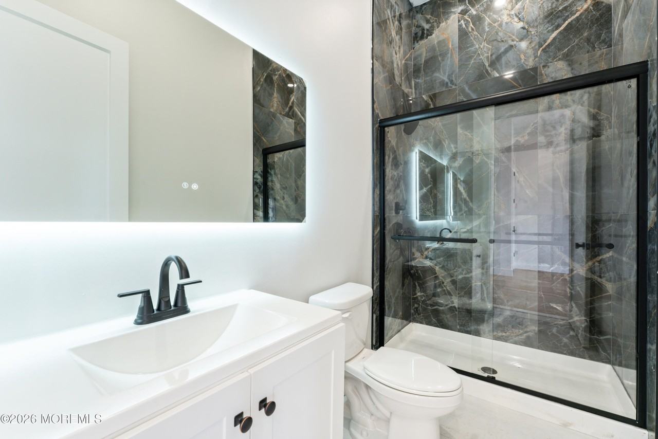 64 W Main St #D - Photo 7 of 7