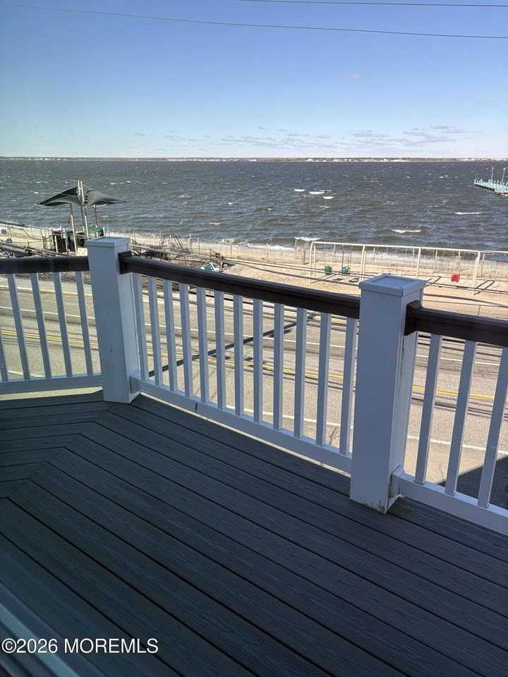 506 S Bayview Ave Unit B4 - Photo 2 of 16