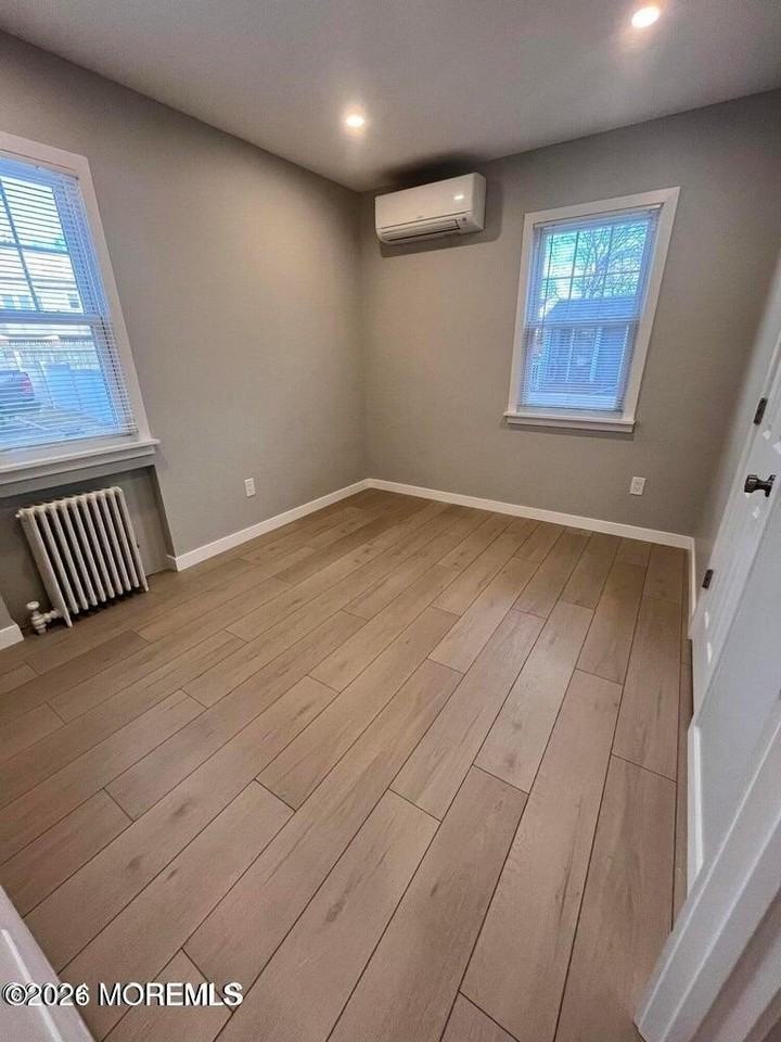 96 Paterson Ave Unit 1 - Photo 4 of 8