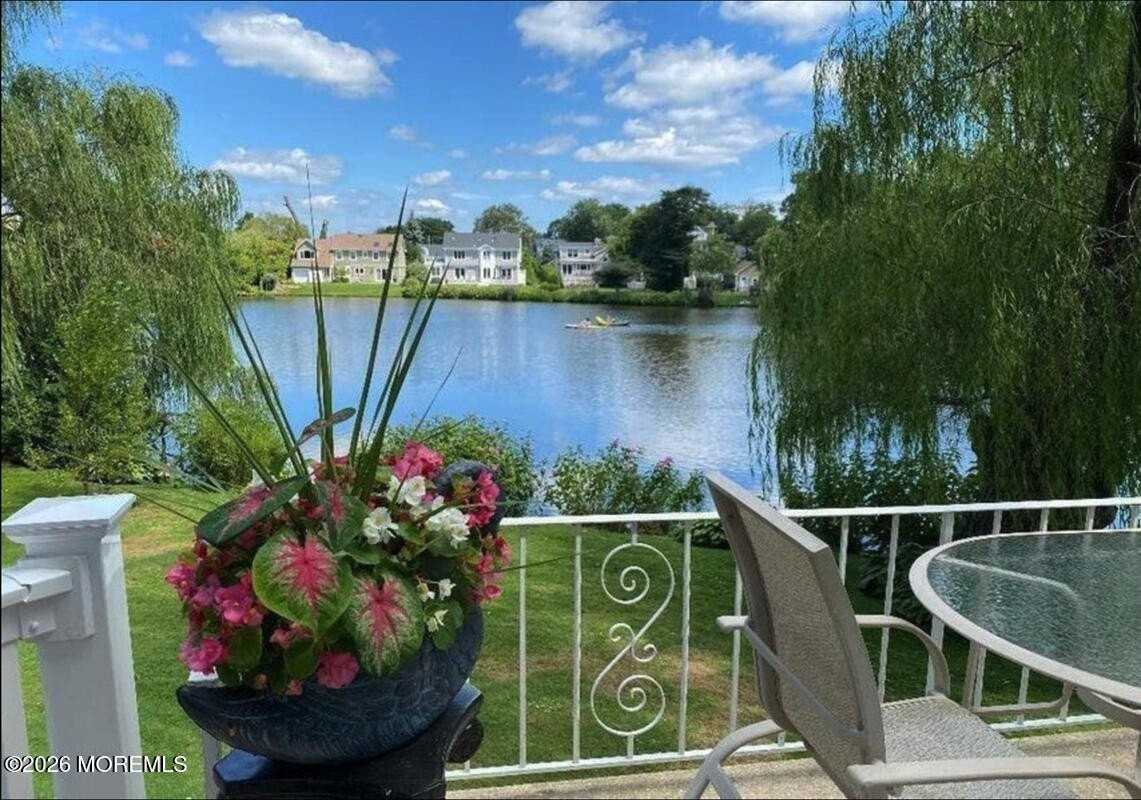 400 Ocean Rd - Photo 6 of 41