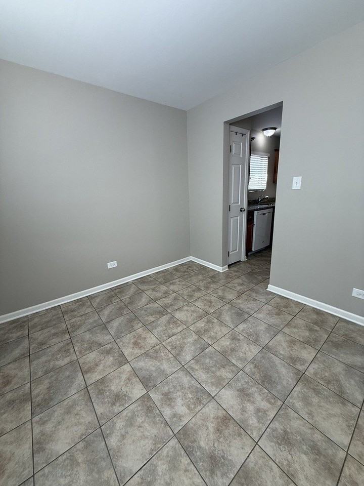 9104 Lincoln Ct Apt 203 - Photo 2 of 8