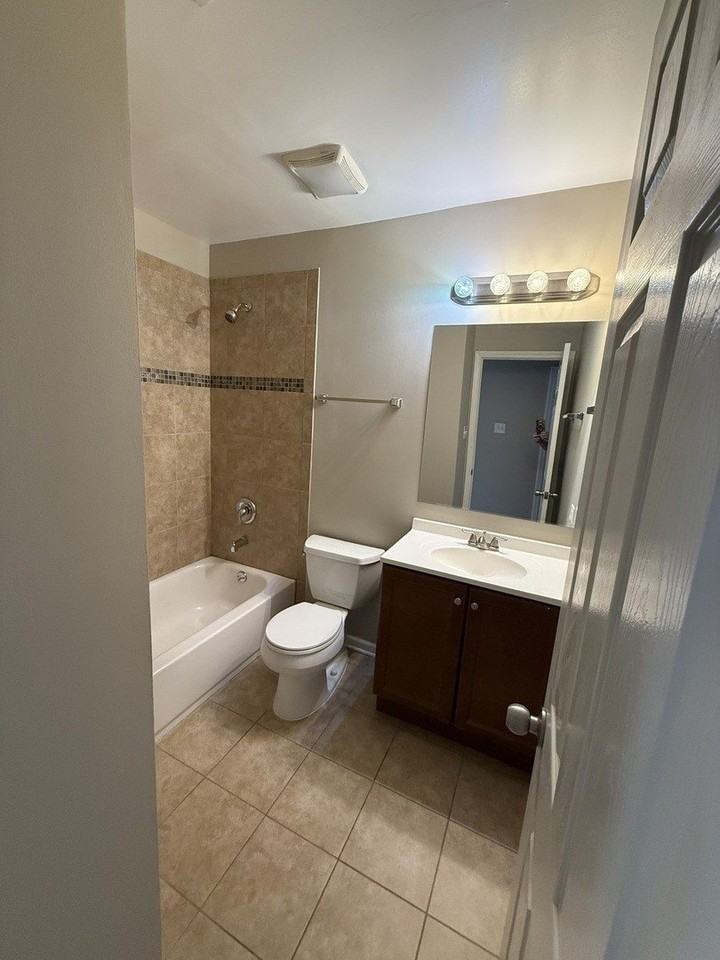 9104 Lincoln Ct Apt 203 - Photo 6 of 8