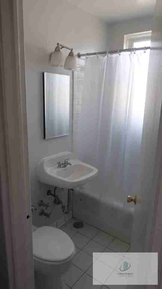 534 W Stratford Pl #902 - Photo 5 of 9