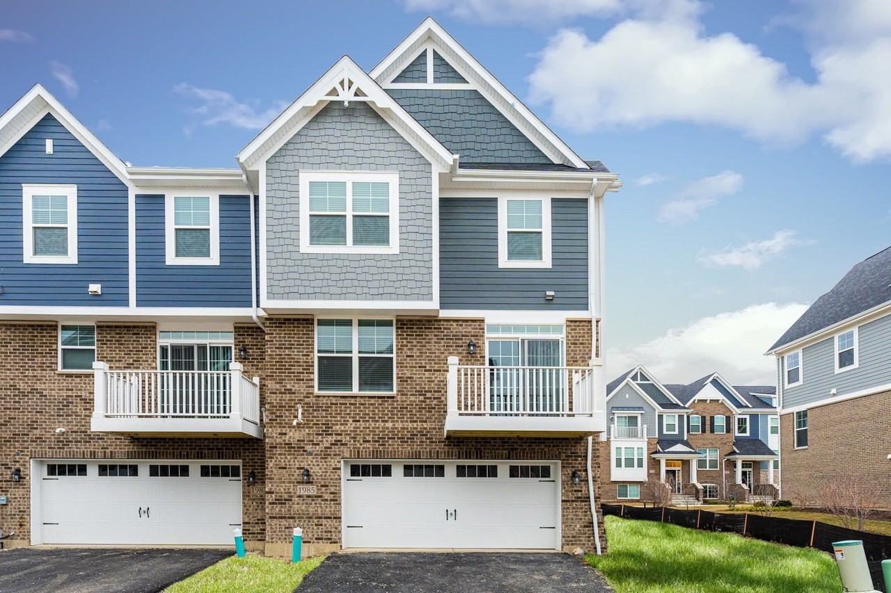 1985 Kingsley Cir - Photo 2 of 31