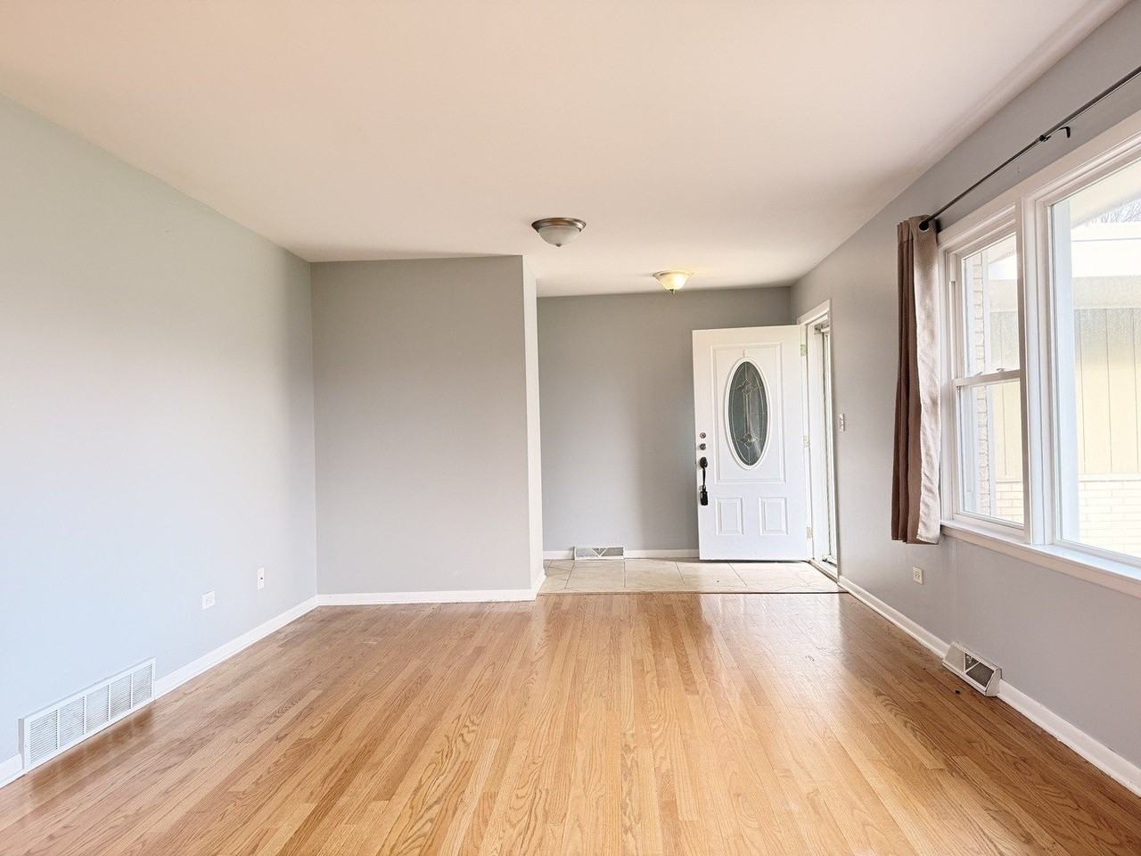 724 Burning Tree Ln - Photo 3 of 19